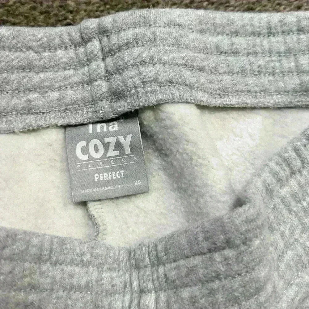 Aritzia TNA Cozy Perfect Fleece Grey Shorts size XS - Picture 6 of 6